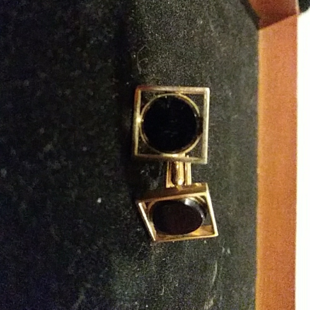 Cufflinks